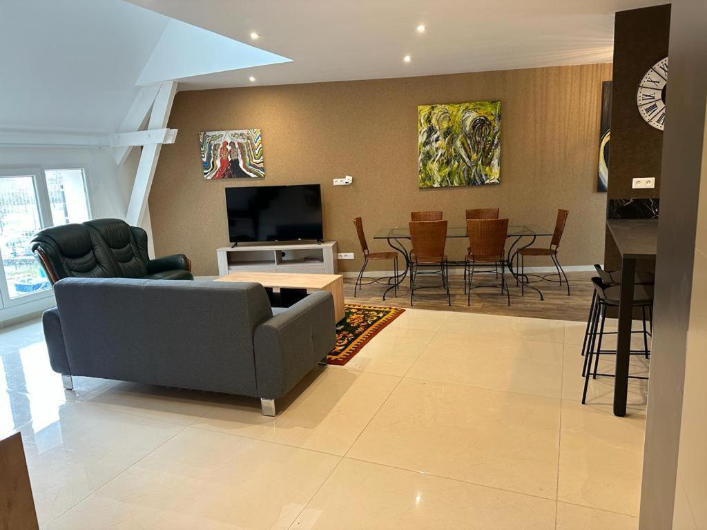 טרואה Spacious Flat Close To The Railway Station חדר תמונה